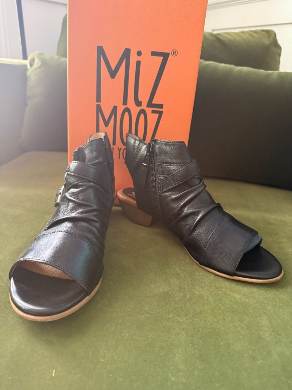 Miz Mooz Cassius Black Leather Ruched Double Buckle Heels EU 39